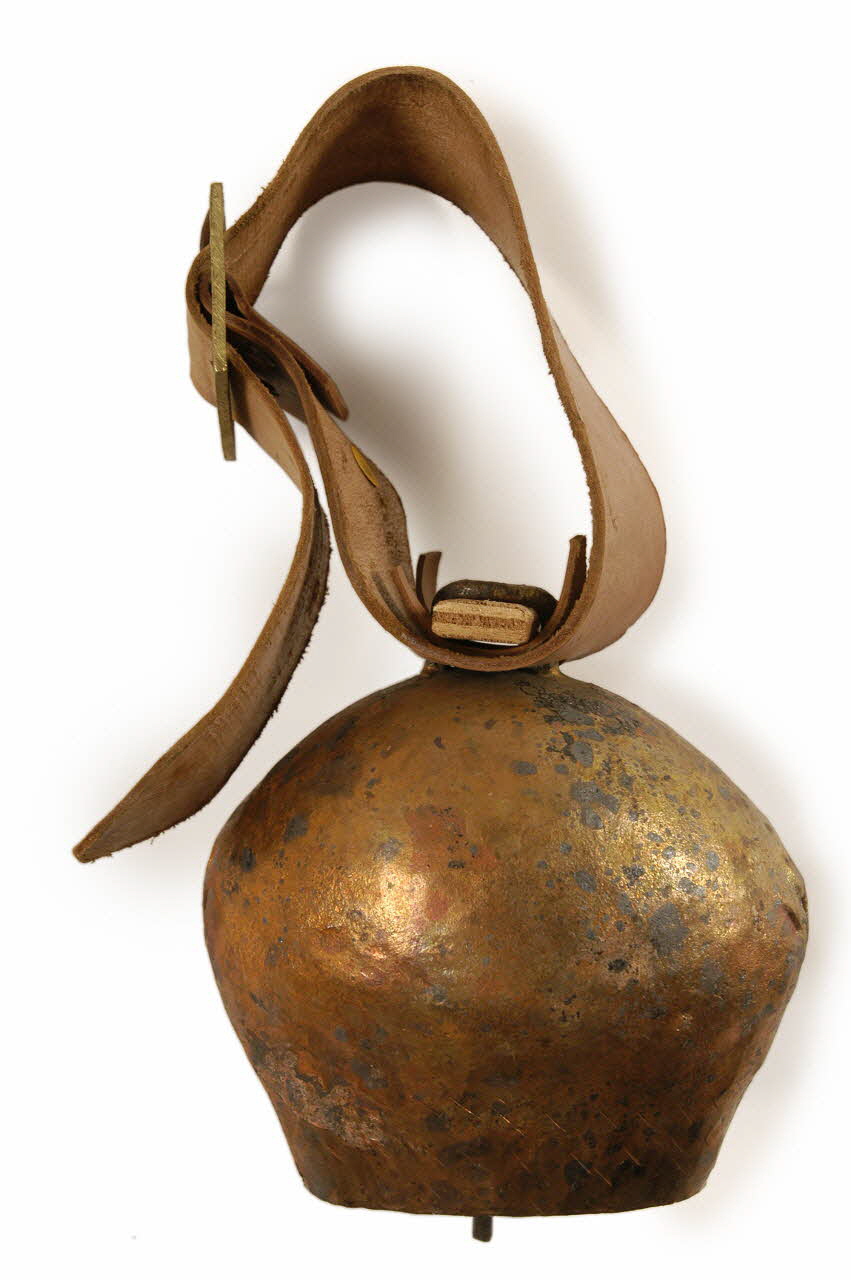 CLOCHE ET COLLIER DMH1968.23.186.1-2 Photo