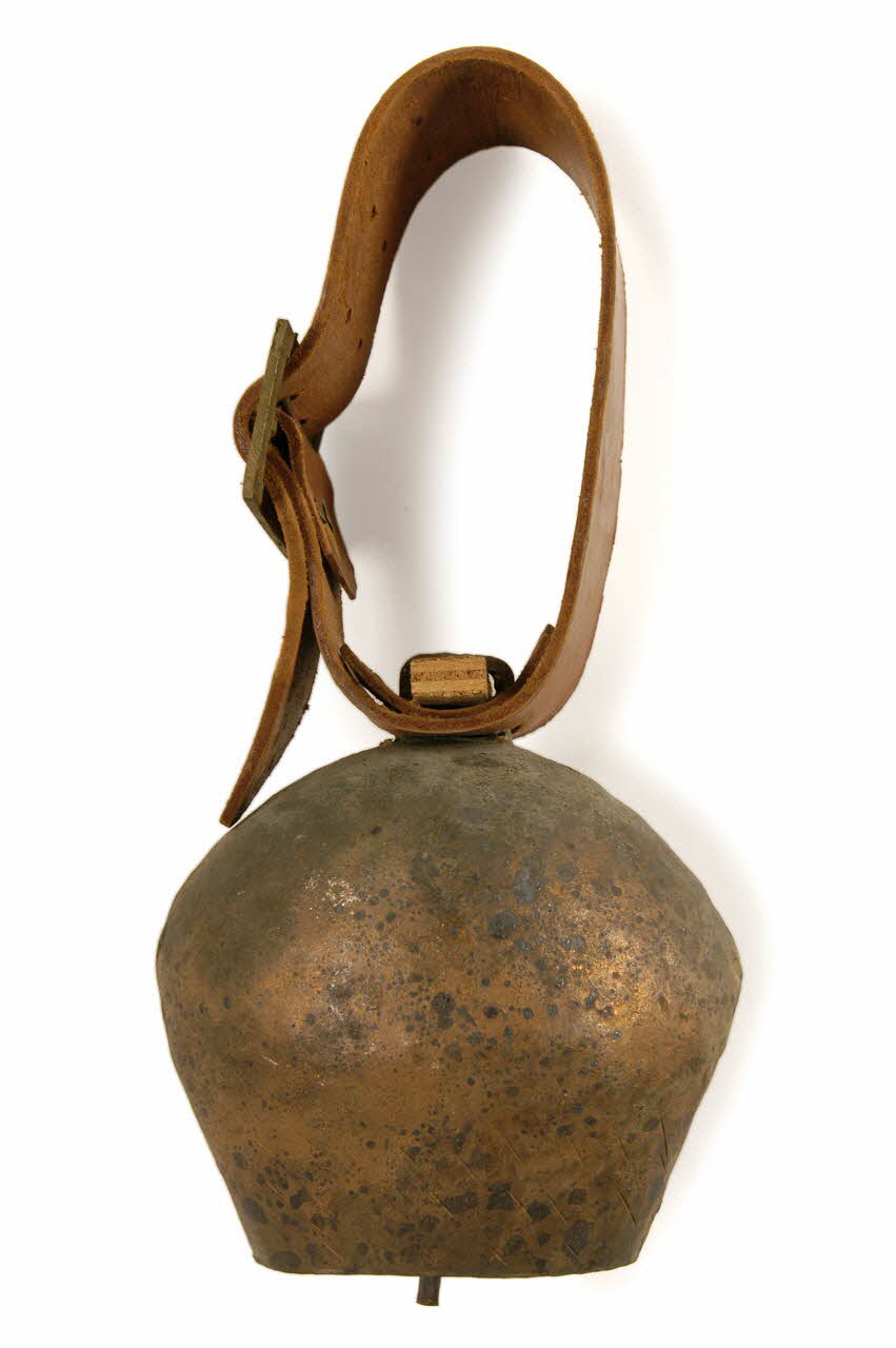 CLOCHE ET COLLIER DMH1968.23.187.1-2 Photo