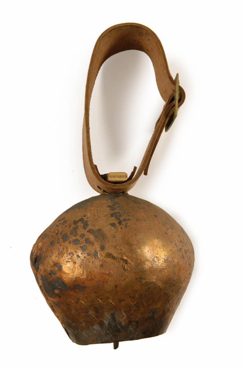 CLOCHE ET COLLIER DMH1968.23.189.1-2 Photo