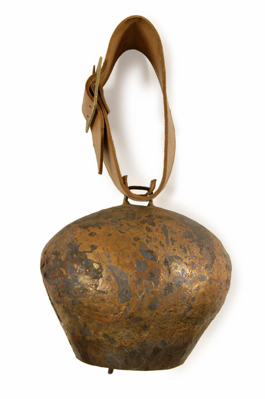 CLOCHE ET COLLIER DMH1968.23.191.1-2 Photo