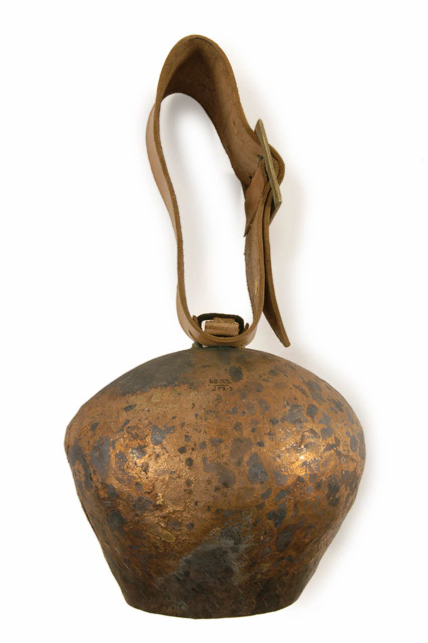 CLOCHE ET COLLIER DMH1968.23.192.1-2 Photo