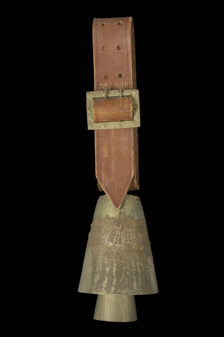 CLOCHE ET COLLIER DMH1968.23.200.1-3 Photo