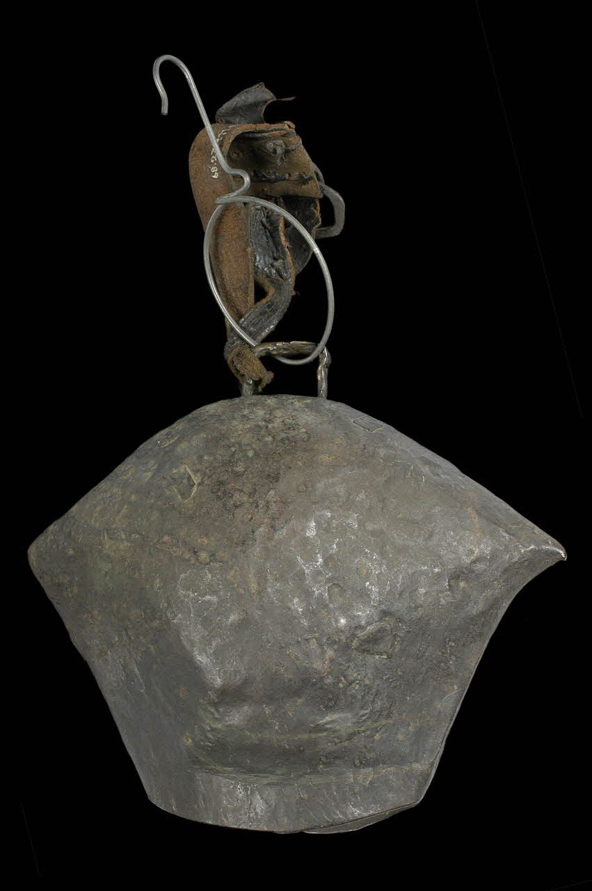 CLOCHE ET COLLIER DMH1968.23.211.1-2 Photo