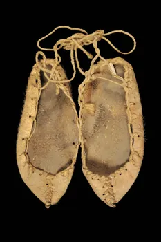 PAIRE DE SANDALES DMH1968.77.1.11 Photo