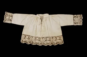 surplis d'enfant de choeur 1965 1969.63.30  Photo