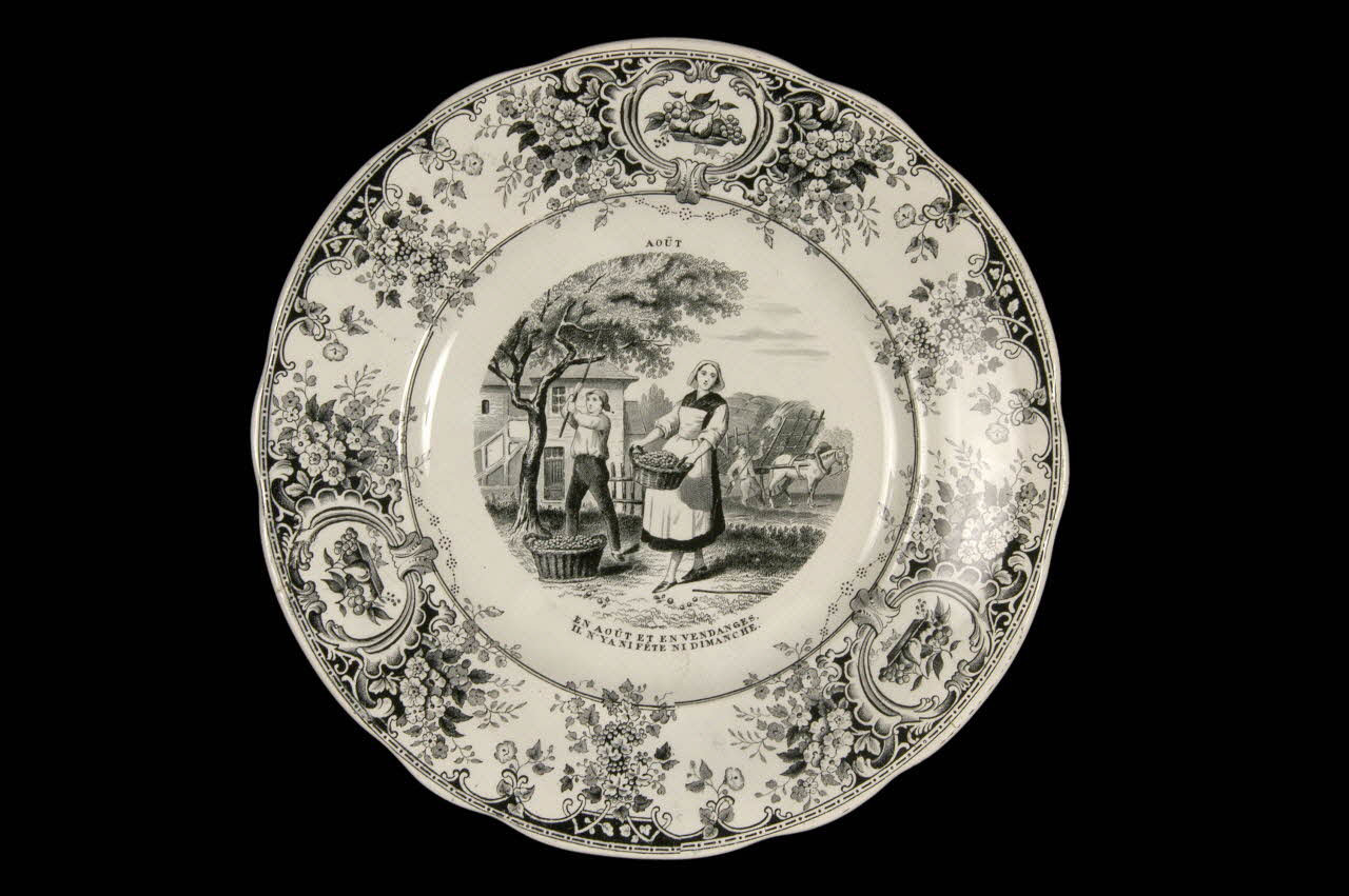 assiette plate Août 1969.8.8 Photo