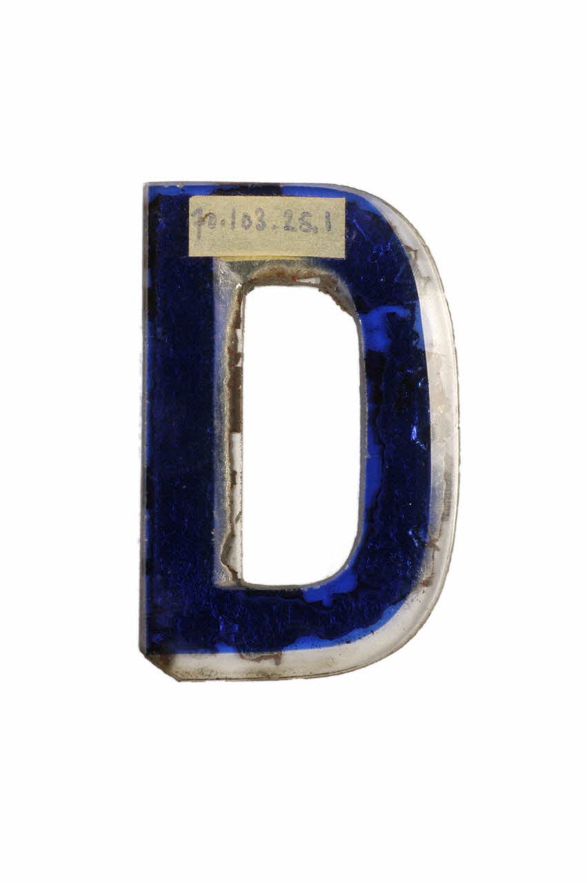 LETTRES D'ENSEIGNE 1970.103.25.1 Photo