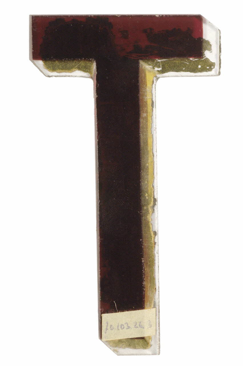 LETTRES D'ENSEIGNE 1970.103.26.3 Photo