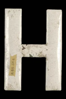 LETTRES D'ENSEIGNE 1970.103.35.3 Photo