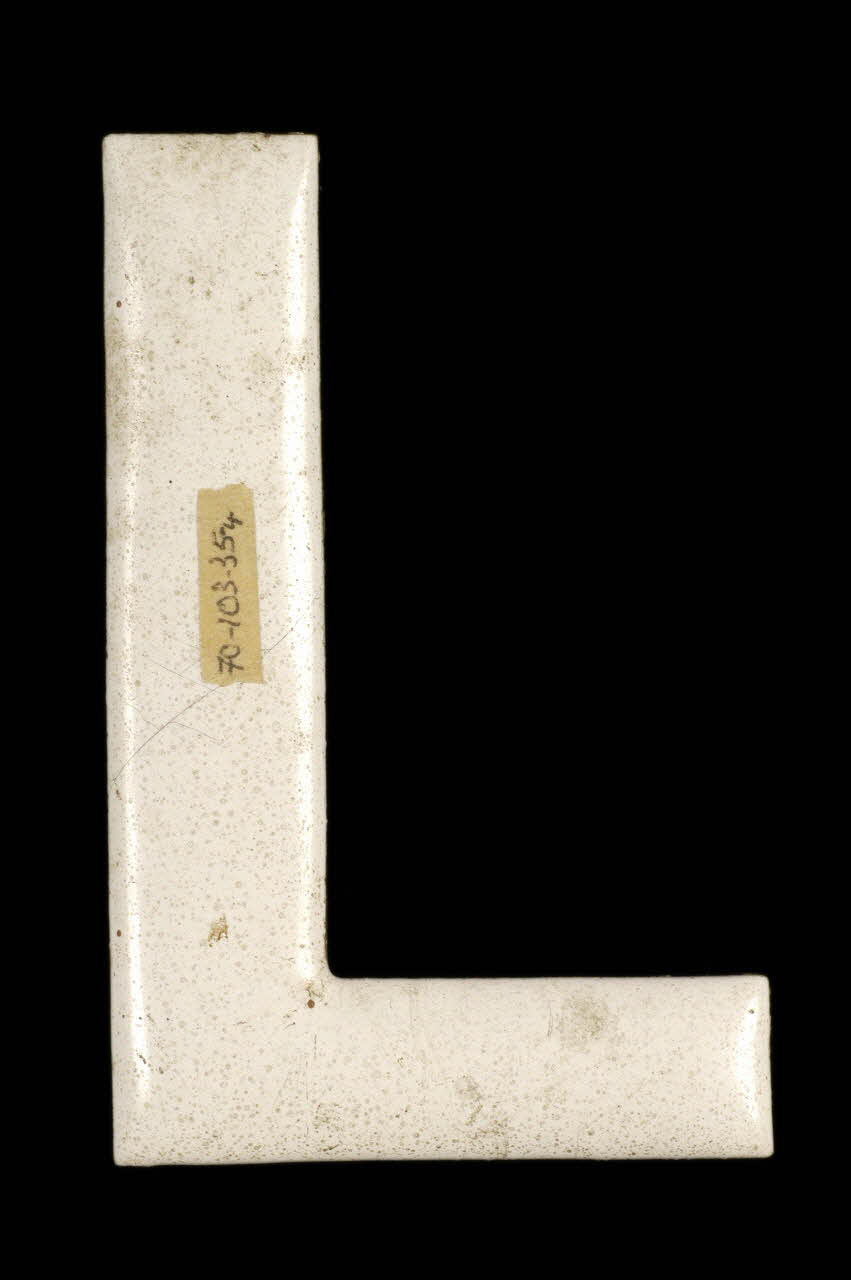 LETTRES D'ENSEIGNE 1970.103.35.4 Photo