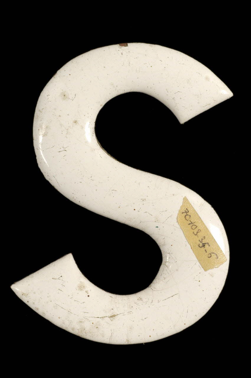 LETTRES D'ENSEIGNE 1970.103.35.6 Photo
