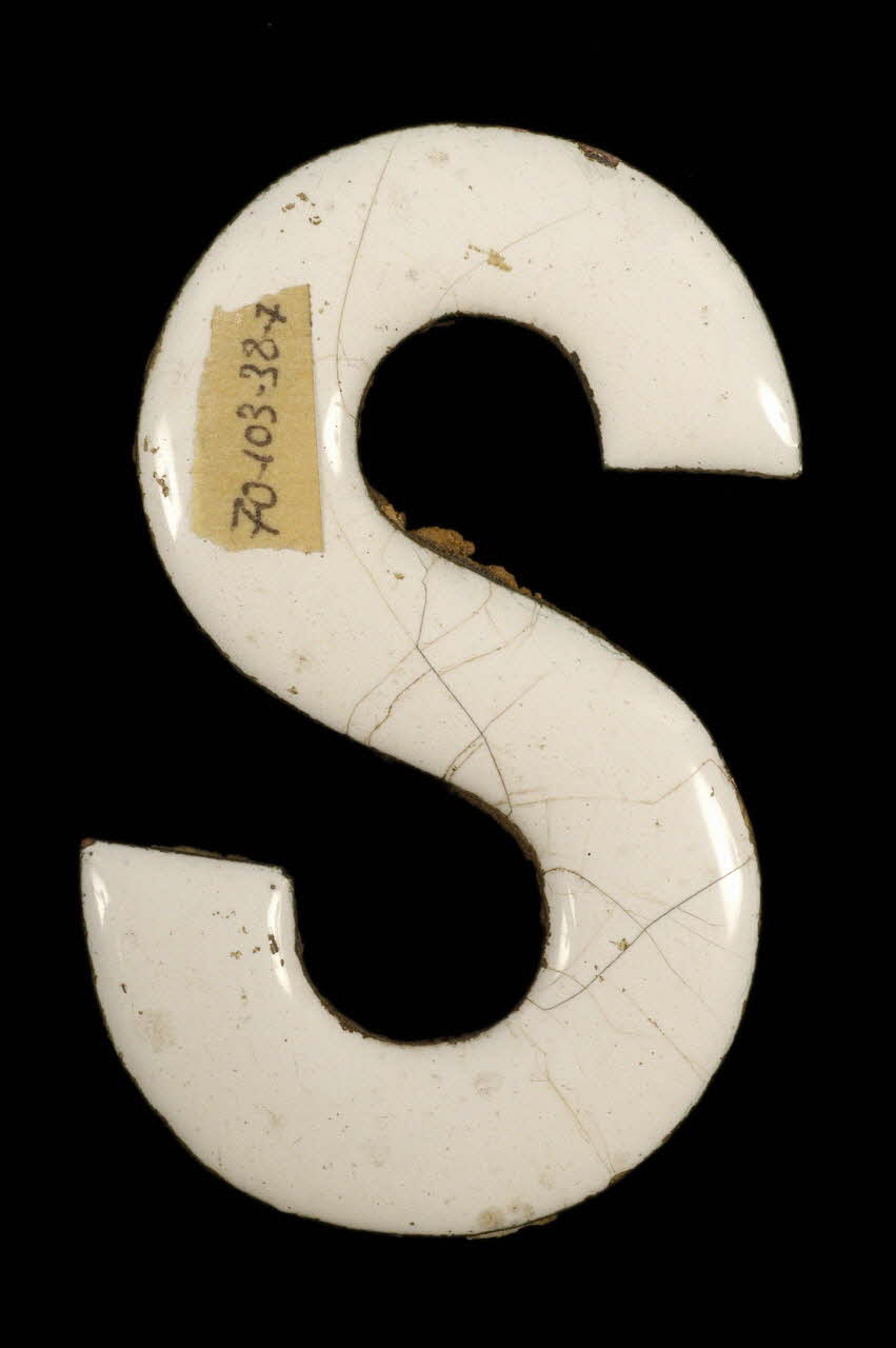 LETTRES D'ENSEIGNE 1970.103.38.7 Photo