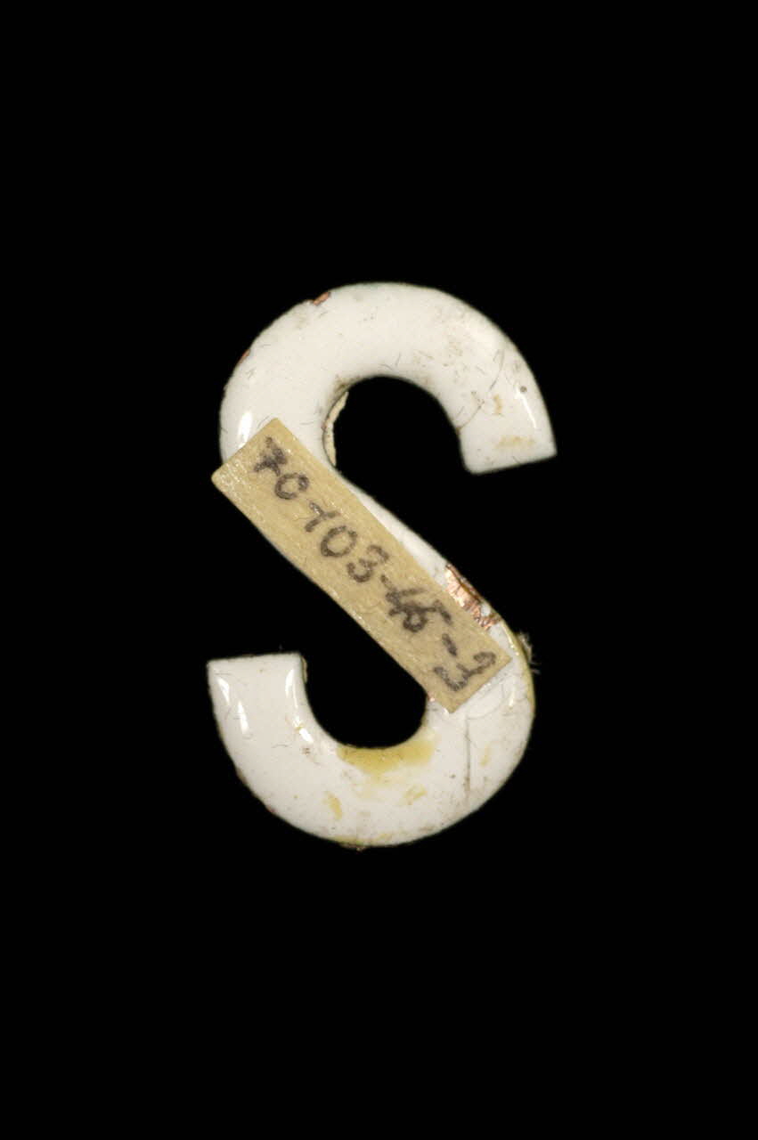 LETTRES D'ENSEIGNE 1970.103.45.3 Photo