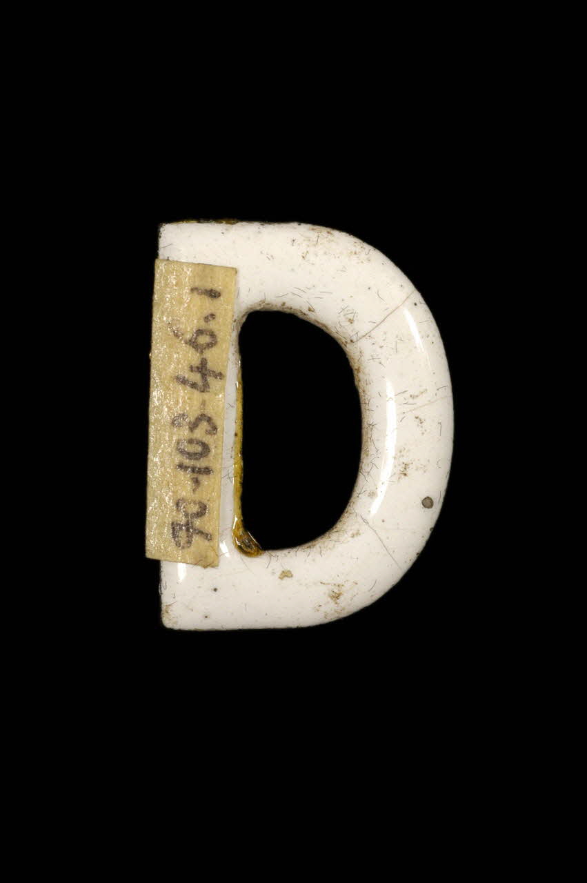 LETTRES D'ENSEIGNE 1970.103.46.1 Photo