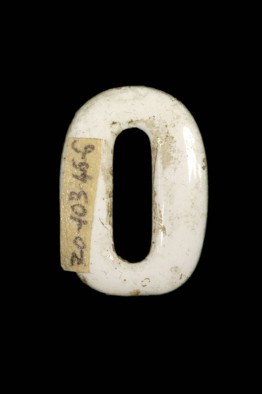 LETTRES D'ENSEIGNE 1970.103.46.6 Photo