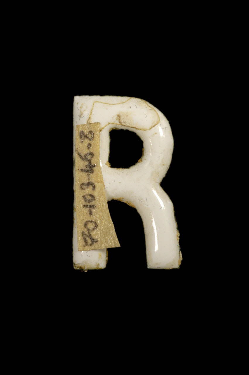 LETTRES D'ENSEIGNE 1970.103.46.8 Photo