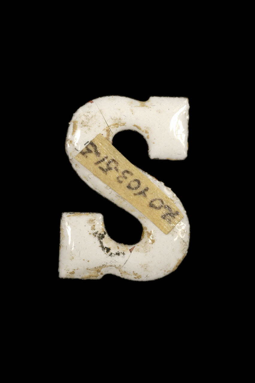 LETTRES D'ENSEIGNE 1970.103.51.5 Photo