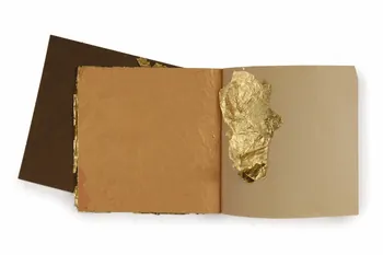 CARNET DE FEUILLES D'OR 1970.105.4  Photo