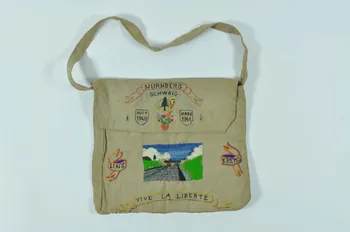 Roger Lecotté musette Allemagne 1940/8-1941/3 1960.32.1  Photo Mucem