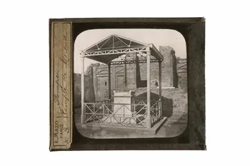 plaque de projection Pompéi 1970.15.88  Photo