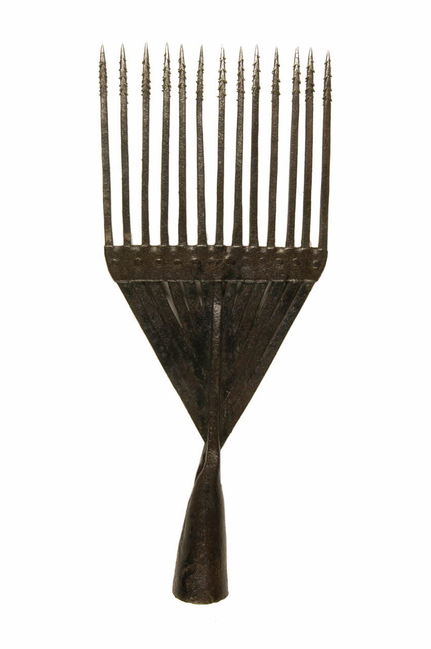 FOUENE A ANGUILLE 1970.77.1 Photo