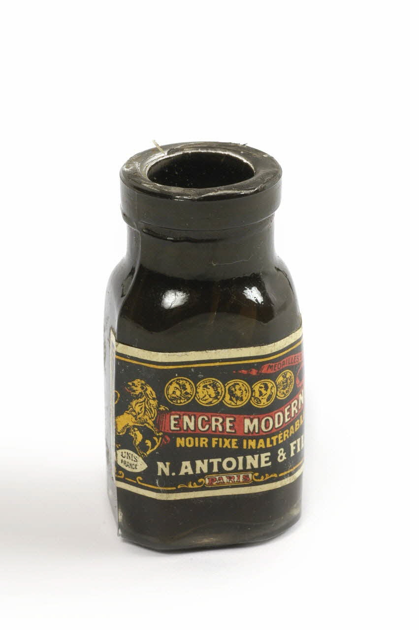 farces et attrapes 1940 1972.110.147.2 Photo