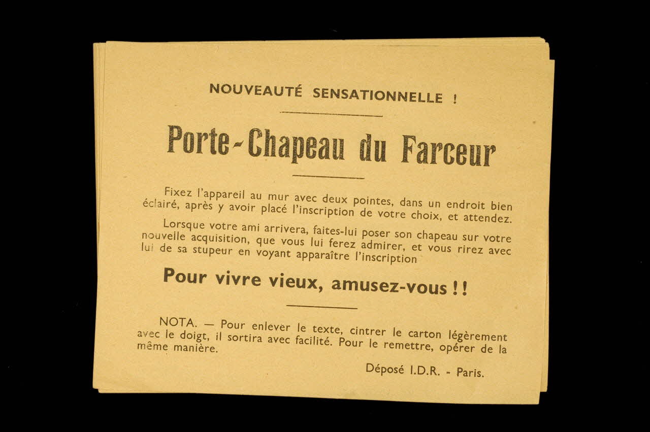 farces et attrapes 1972.110.1507.1-22 Photo