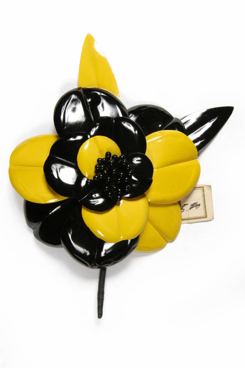 fleur artificielle 1972.149.144.12  Photo