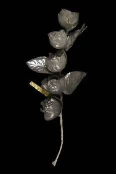 fleur artificielle 1972.149.144.4  Photo