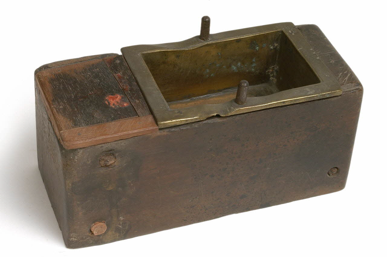 objet non identifié DMH1973.12.2.1 Photo