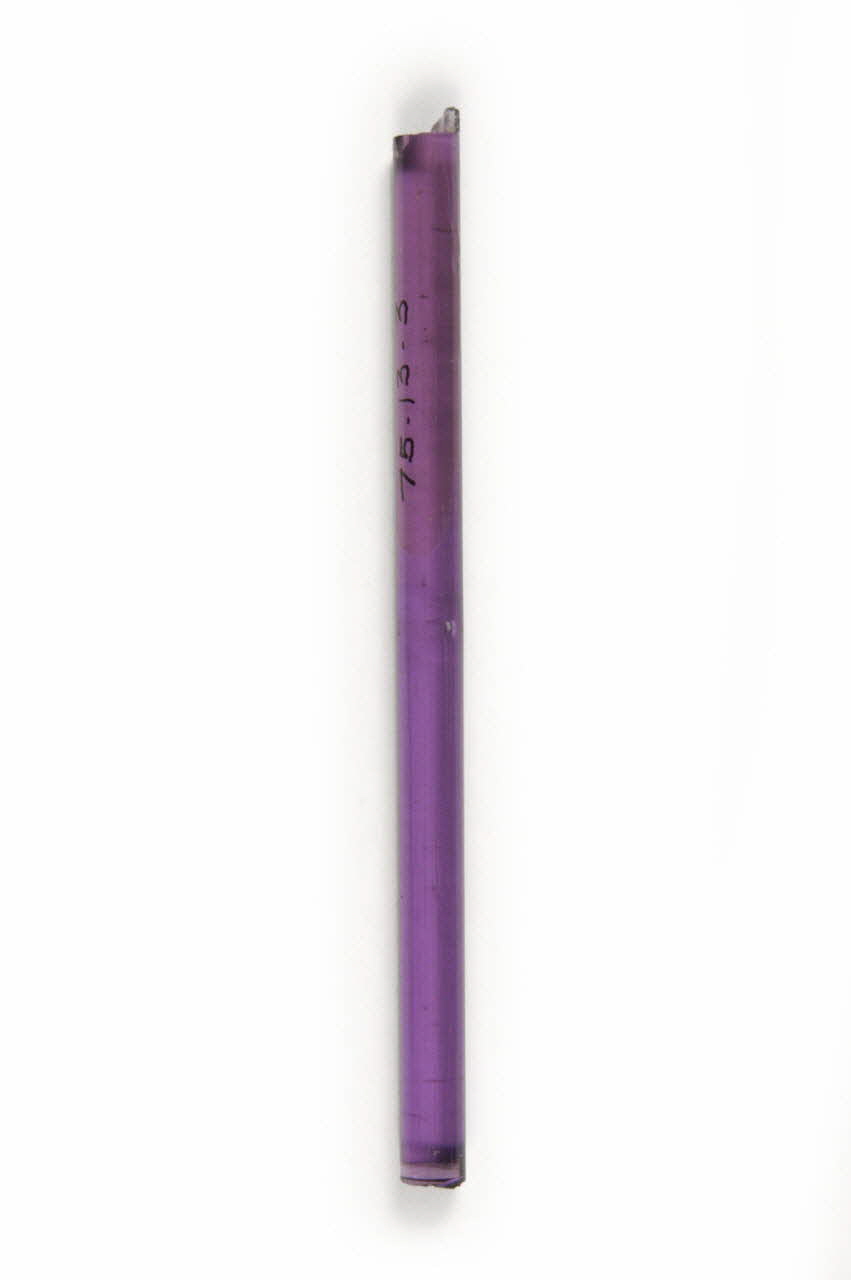 BAGUETTE DE VERRE 1975.13.3 Photo