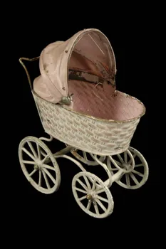 landau d'enfant 1975.95.4 Photo