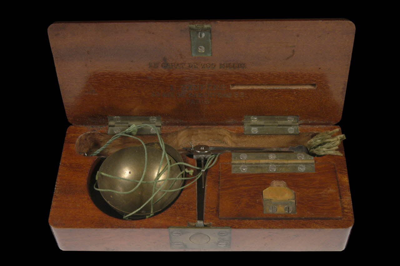 balance 1975.95.9.1-3 Photo