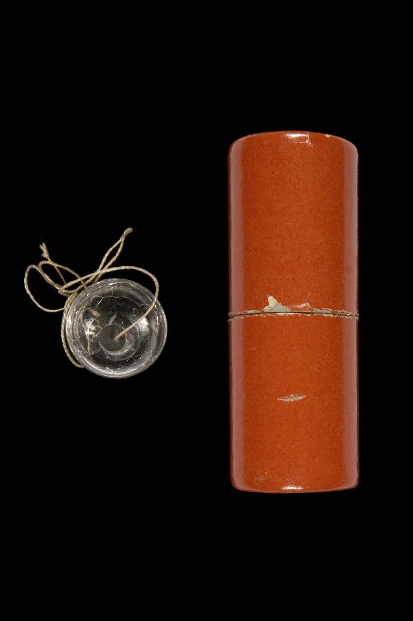 pendule pendule craquelé 1976.83.1.1-3 Photo