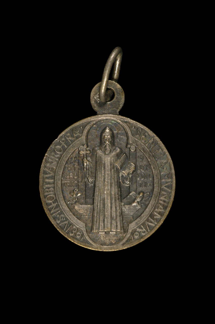 Cosino S. H. médaille de dévotion 1830 1977.20.450 Photo