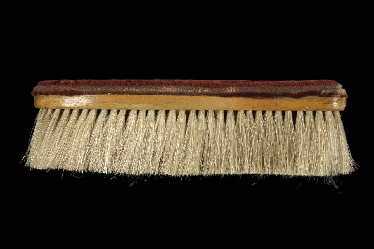 brosse à chapeau 1910 1978.74.41 Photo