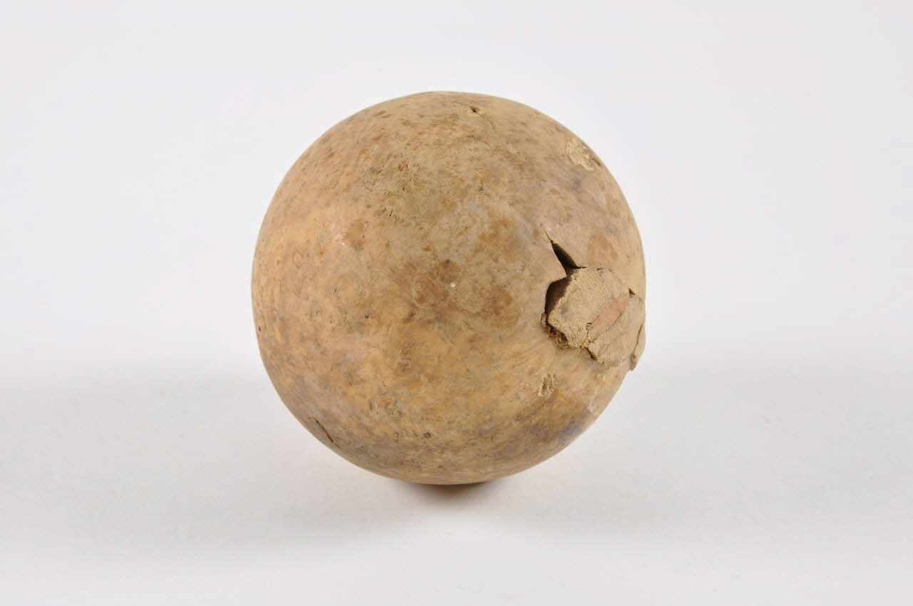 boule du jeu de quilles 1961.103.5  Photo Mucem