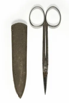 étui à ciseaux 1979.29.93.1-2 Photo