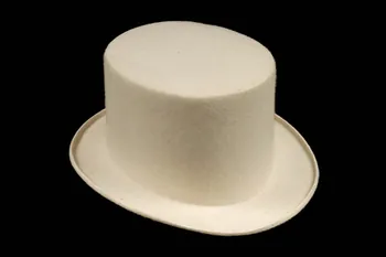 chapeau de conscrit Alsace, France 1978 1979.90.132 Photo