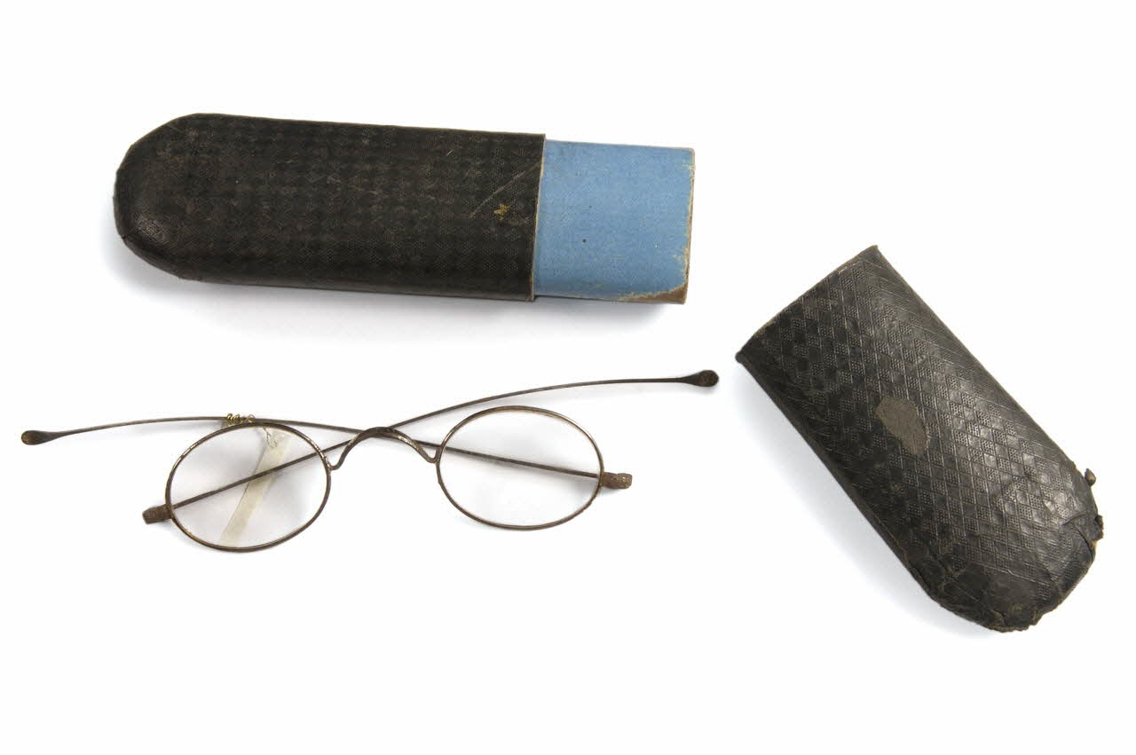 paire de lunettes 1980.41.34.1-2 Photo