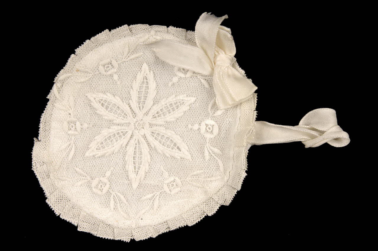 aumônière 1930 1983.29.2.8 Photo