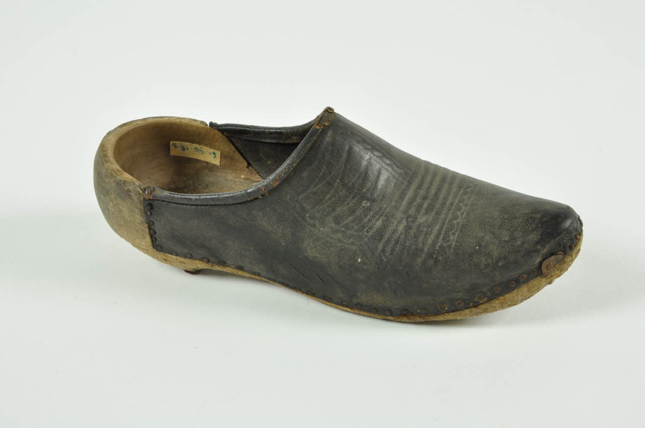sabot de femme eklo 1961.110.184 Photo Mucem