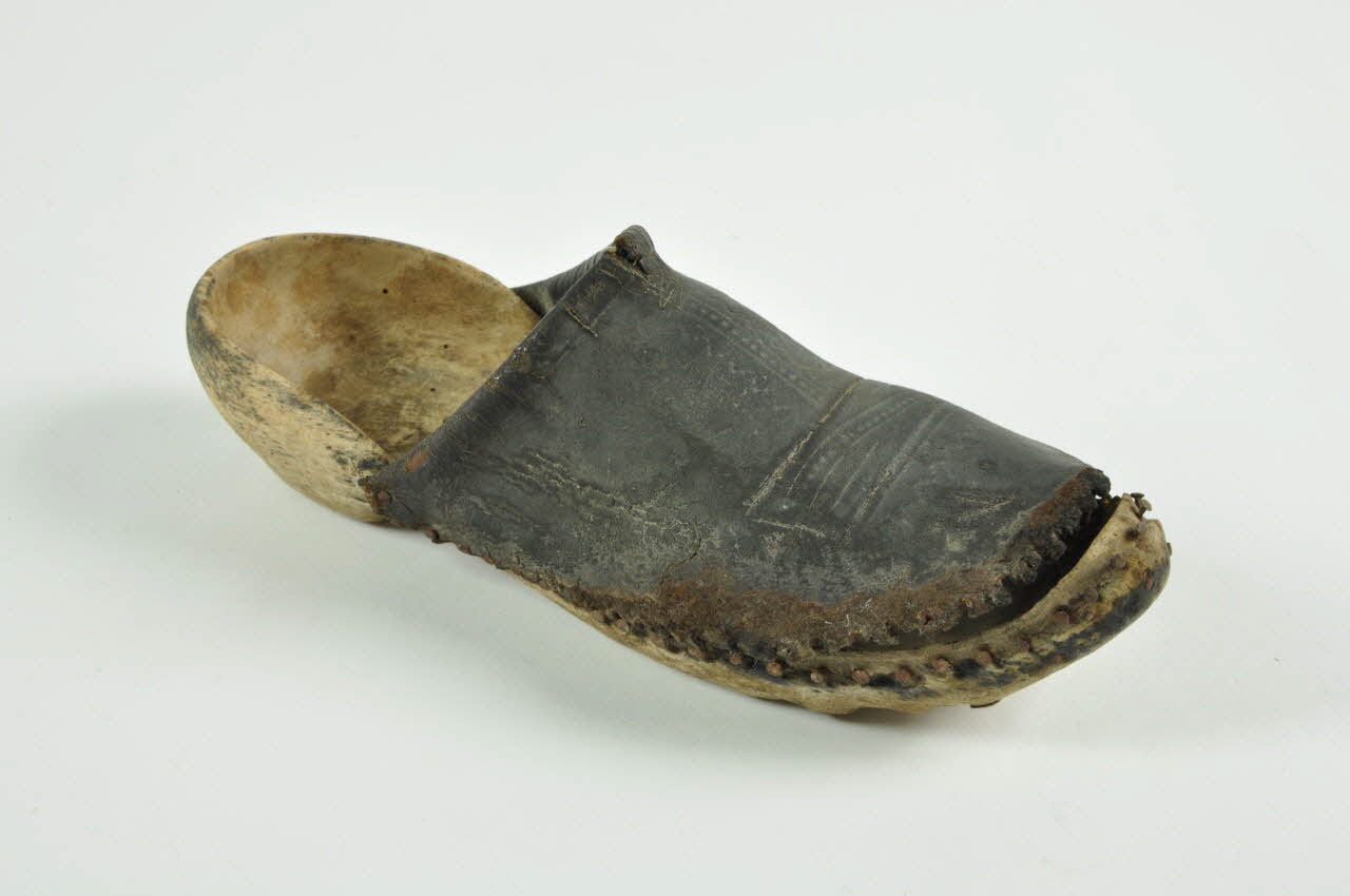 sabot de femme eklo 1961.110.185 Photo Mucem