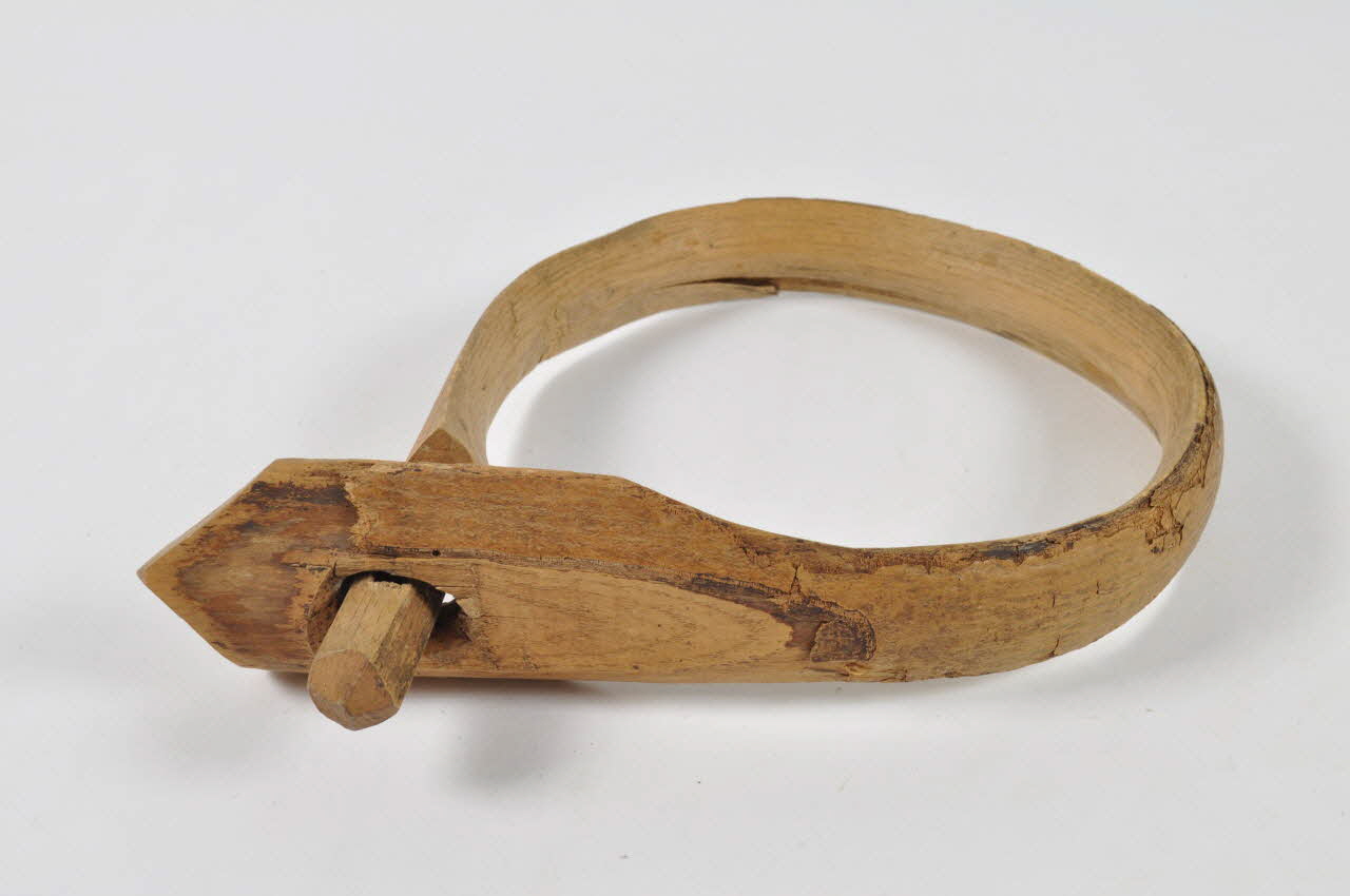 ANNEAU DE COLLIER DE VACHE 1961.110.29 Photo Mucem