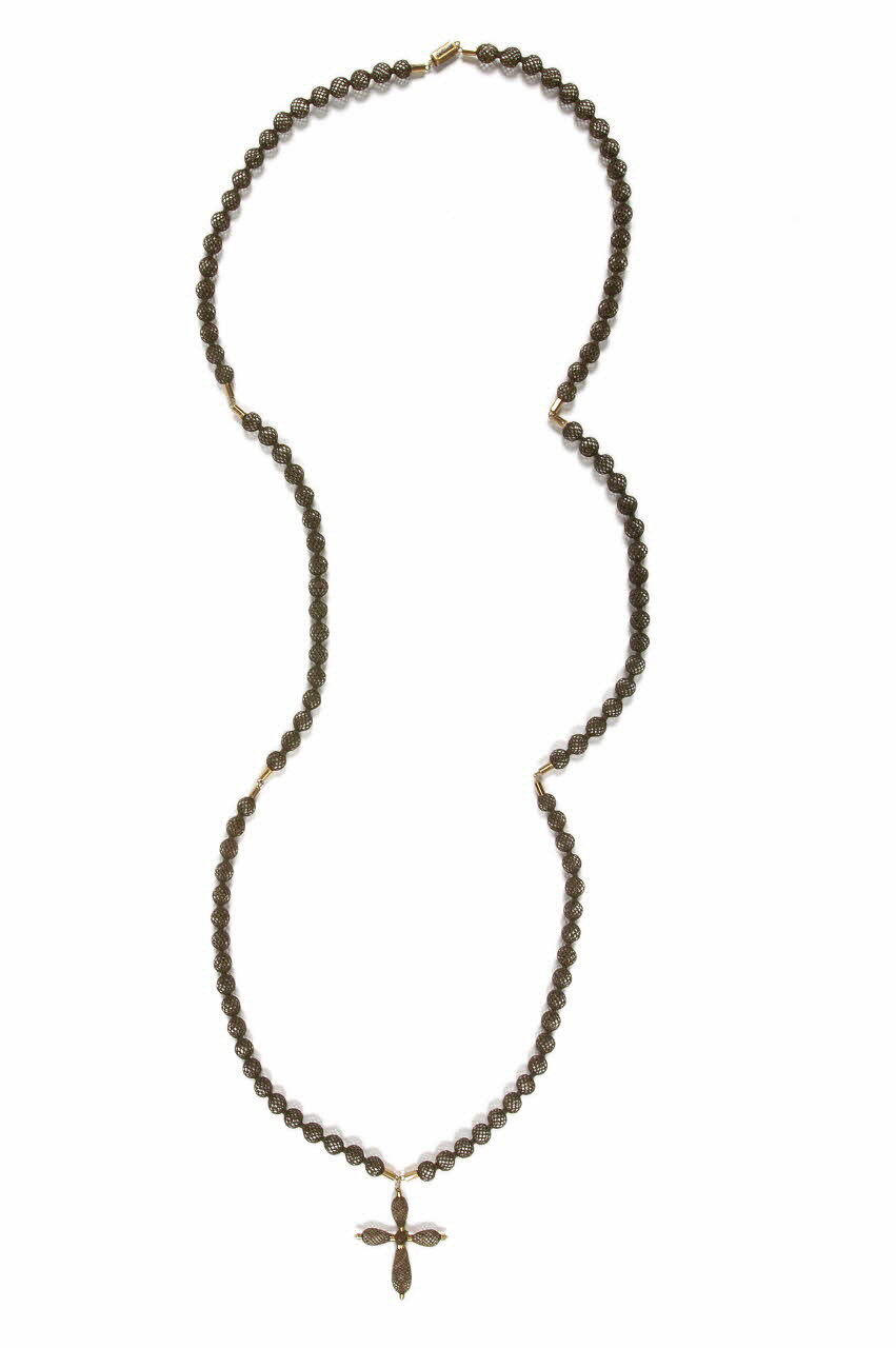 COLLIER ET CROIX EN CHEVEUX Île-de-France, France 1819-1838 1986.18.55 Photo