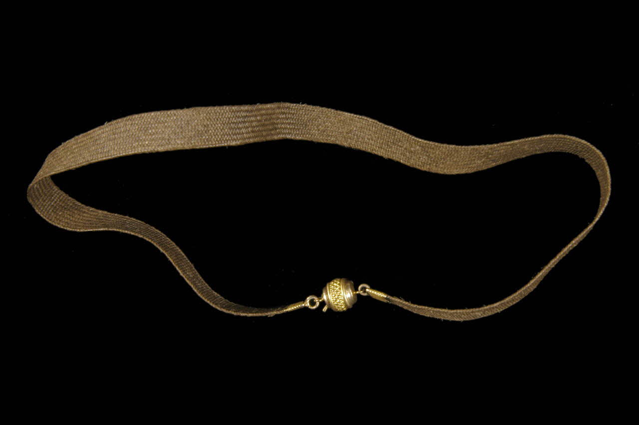 collier en cheveux 1986.55.1 Photo