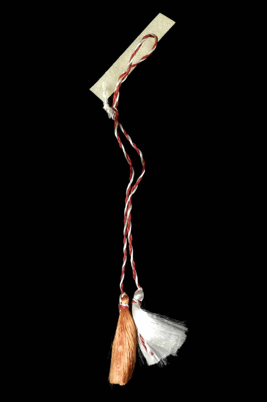 pompon DMH1987.37.3 Photo