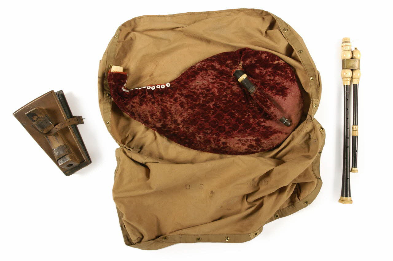 Breuil cornemuse cabrette à soufflet Île-de-France, France 1880-1930 1988.29.1 Photo