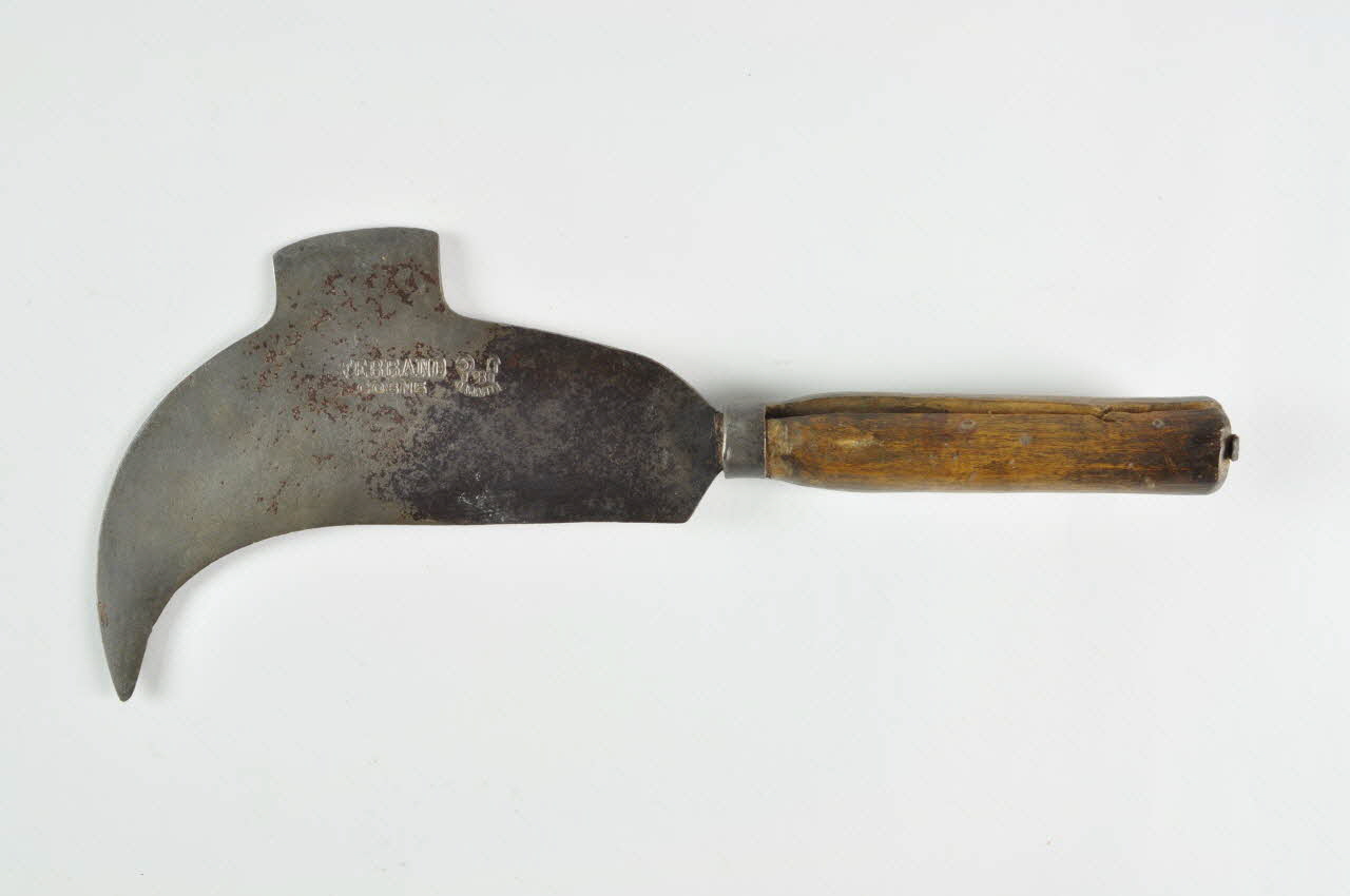 SERPE DE VIGNERON 1962.143.85 Photo Mucem