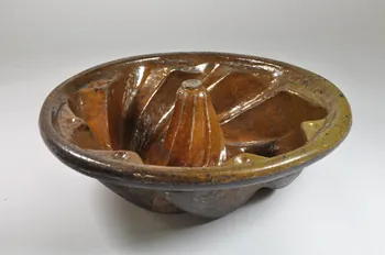 moule à gâteau Kugelhof Alsace, France 1750-1880 1963.121.3 Photo Mucem